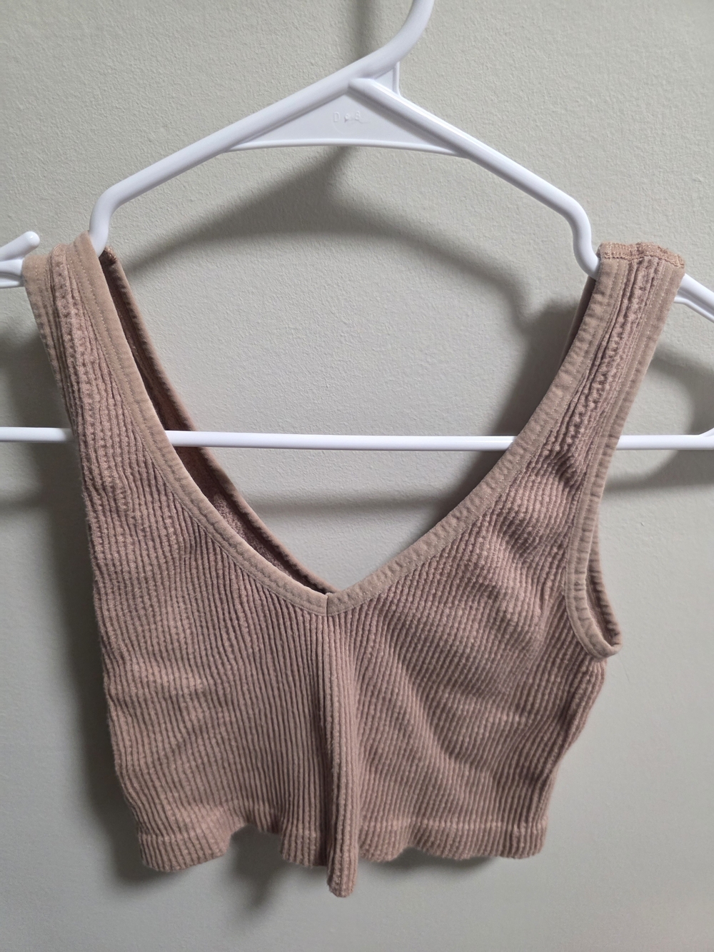 Forever 21 Ribbed V-Neck Cropped Tank in Mauve